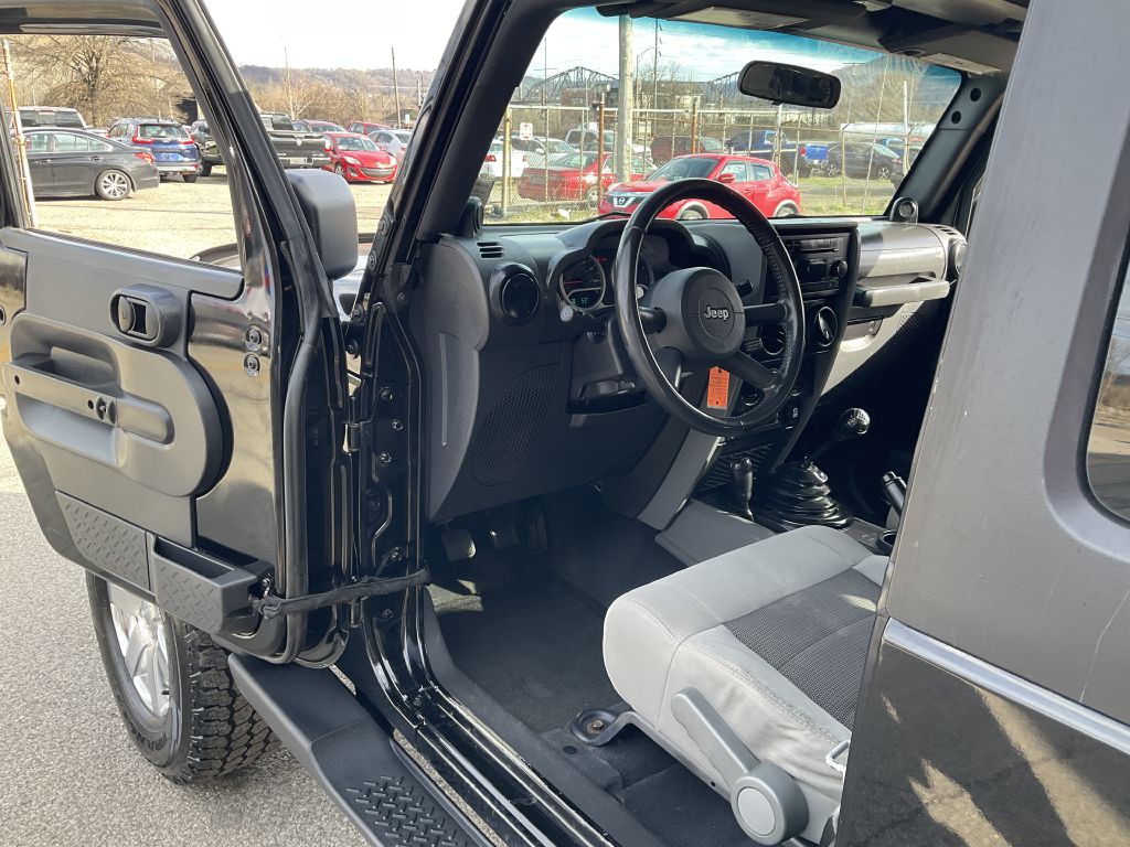2010 Jeep Wrangler Image 15