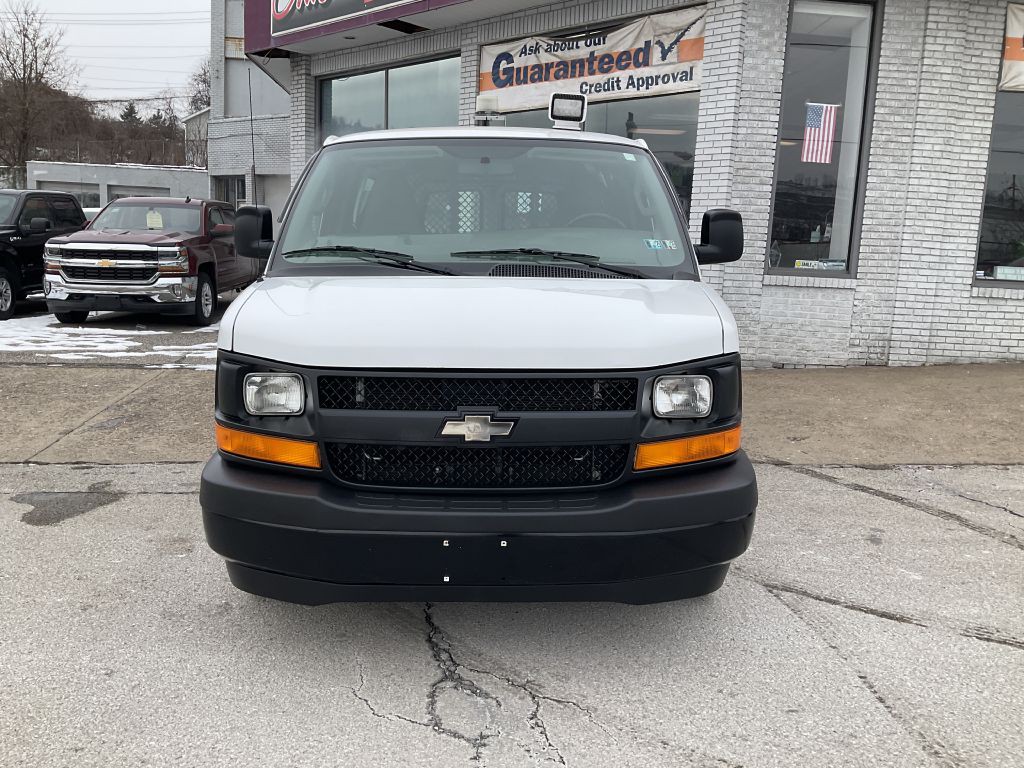 2017 Chevrolet Express Image 4