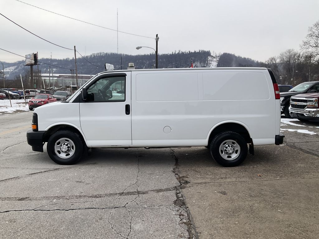 2017 Chevrolet Express Image 6