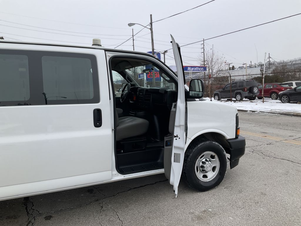 2017 Chevrolet Express Image 15