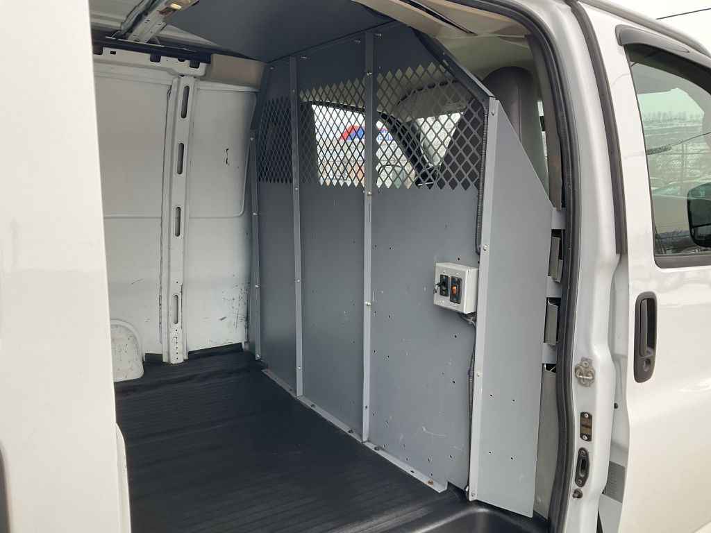 2017 Chevrolet Express Image 21