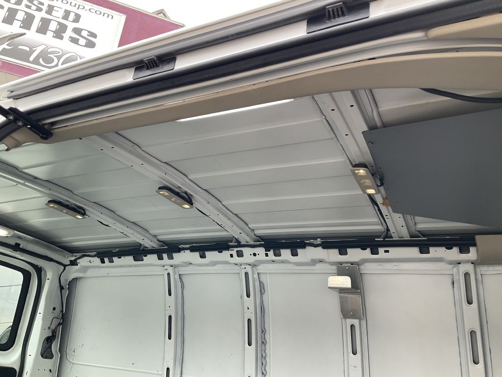 2017 Chevrolet Express Image 22