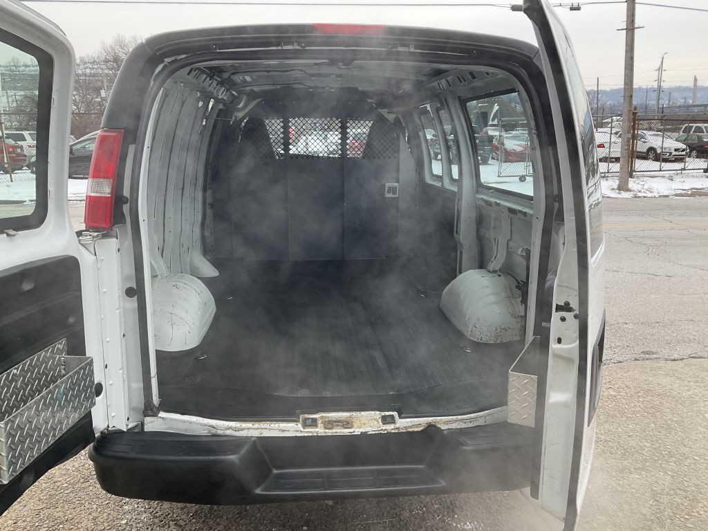 2017 Chevrolet Express Image 23