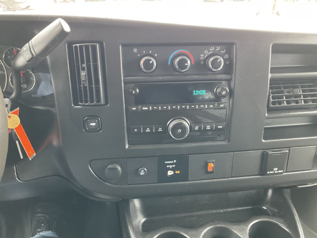 2017 Chevrolet Express Image 26