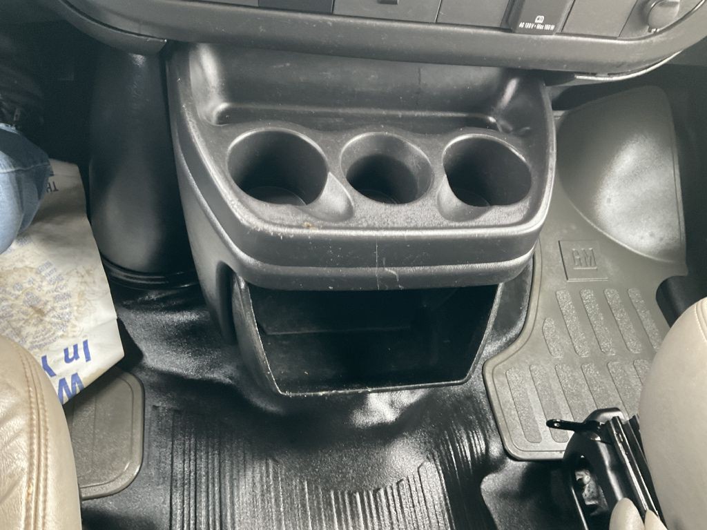 2017 Chevrolet Express Image 27