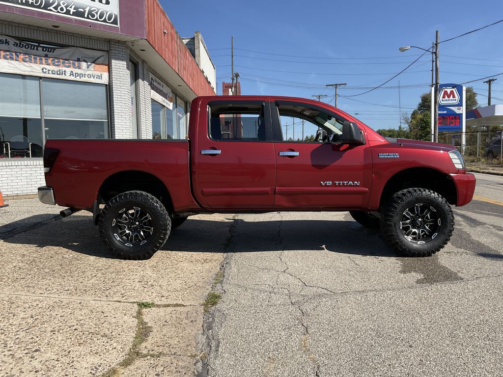 2014 Nissan Titan Image 2