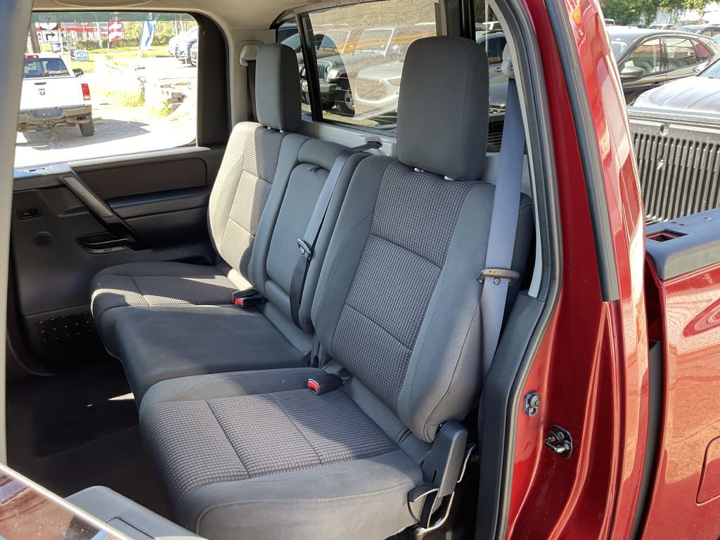 2014 Nissan Titan Image 20