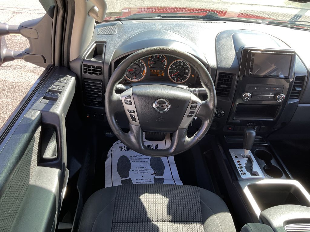 2014 Nissan Titan Image 26