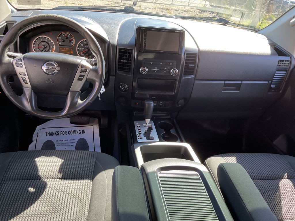 2014 Nissan Titan Image 27