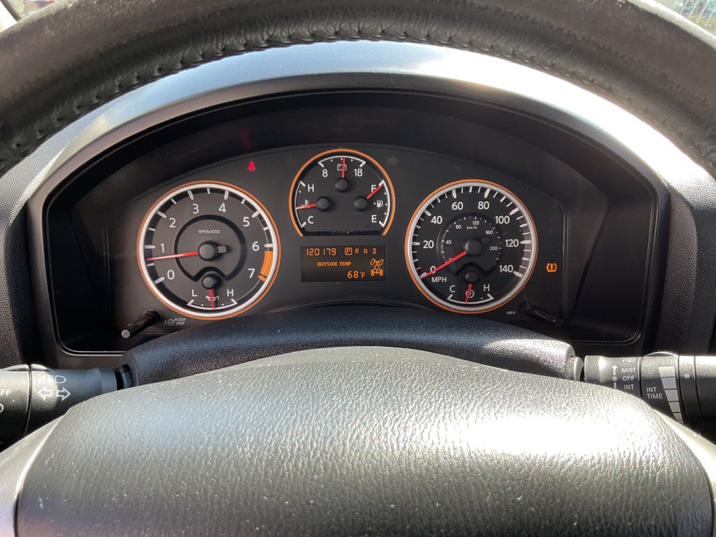 2014 Nissan Titan Image 30