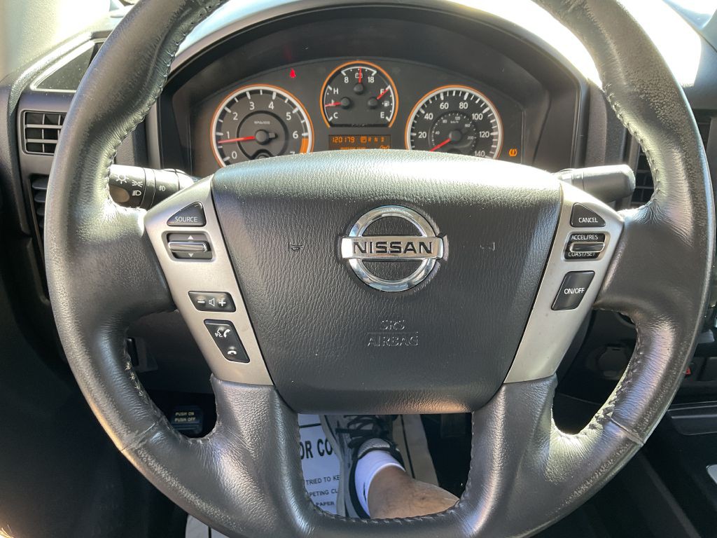 2014 Nissan Titan Image 32