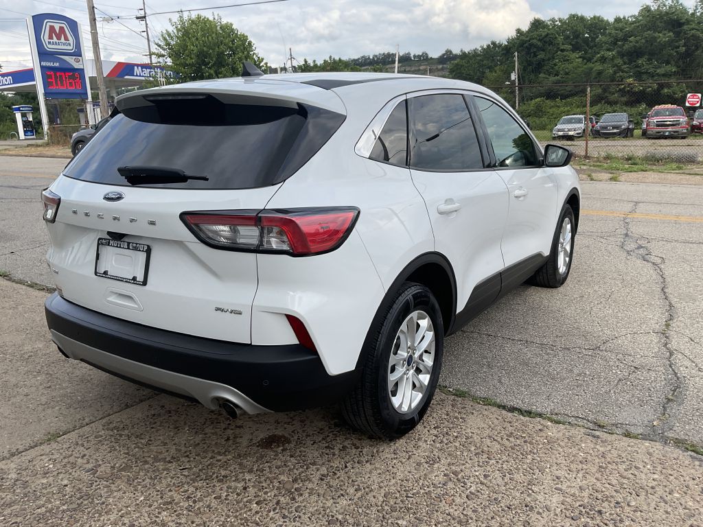 2022 Ford Escape Image 3