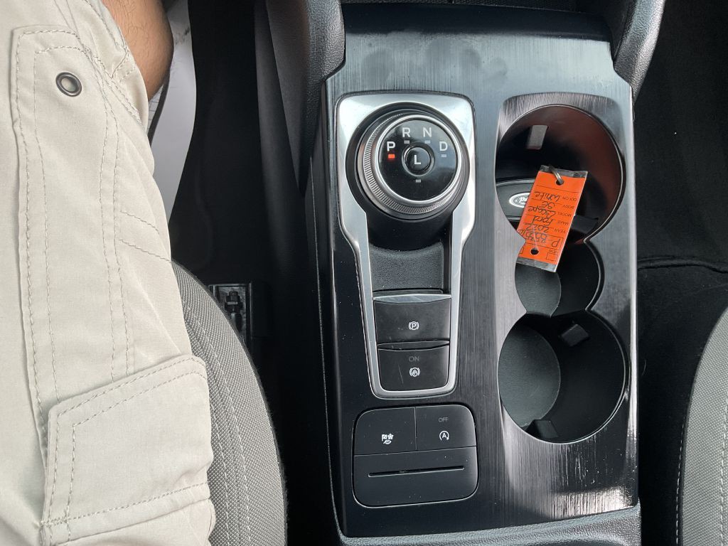 2022 Ford Escape Image 32
