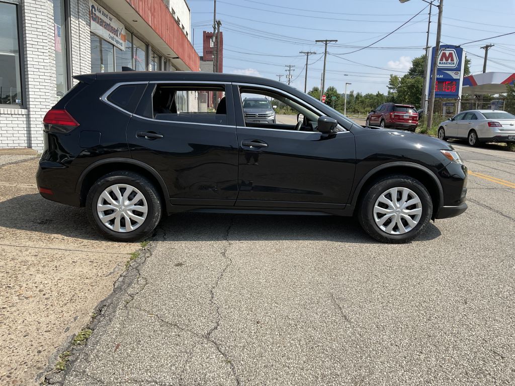 2017 Nissan Rogue Image 2