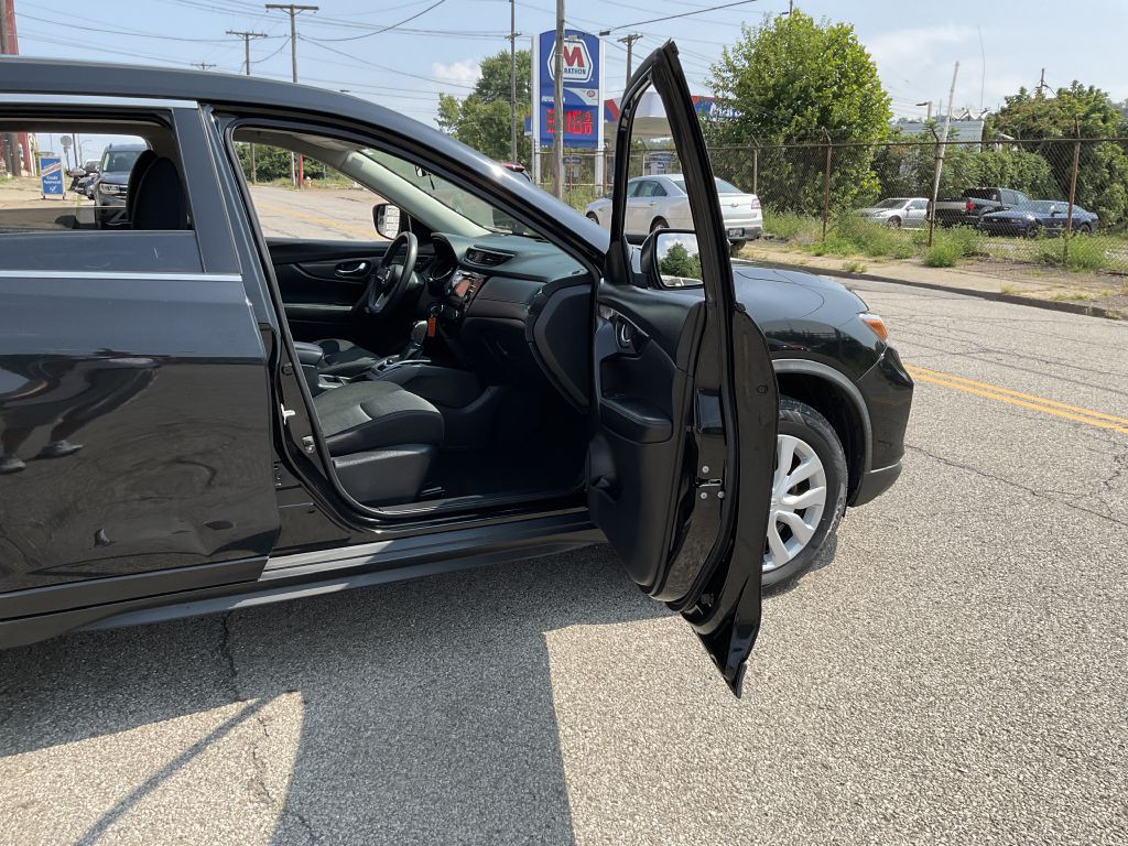 2017 Nissan Rogue Image 16