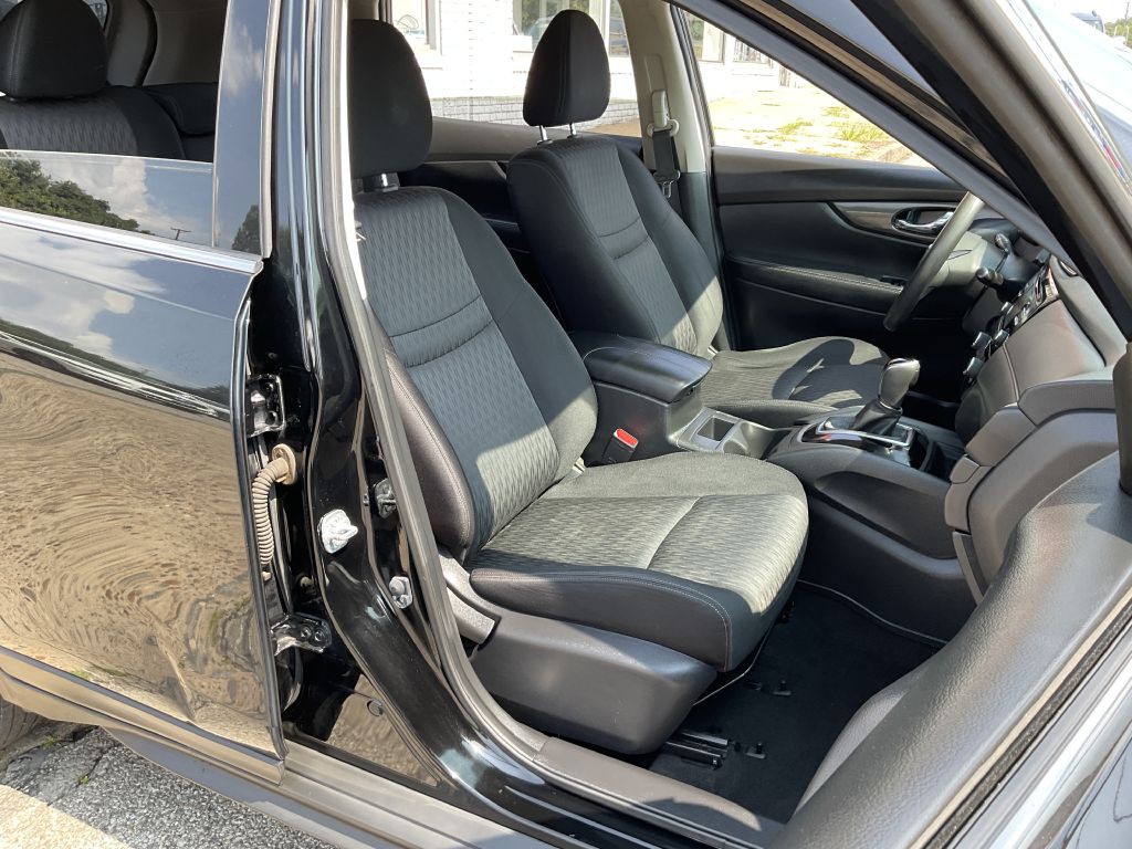 2017 Nissan Rogue Image 17