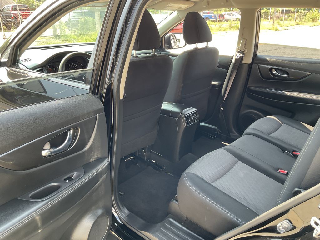 2017 Nissan Rogue Image 21