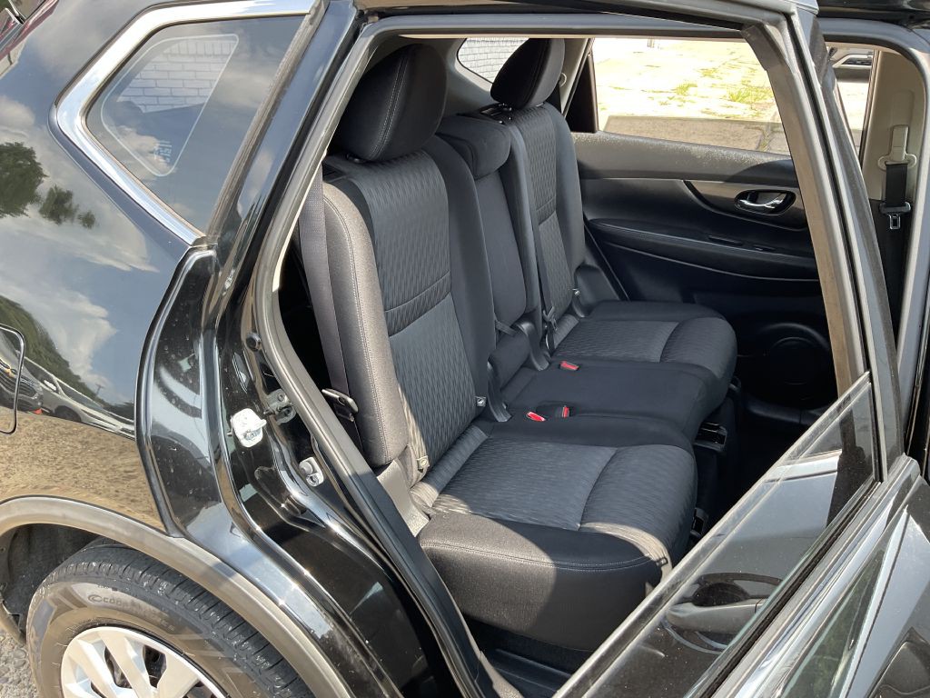 2017 Nissan Rogue Image 23