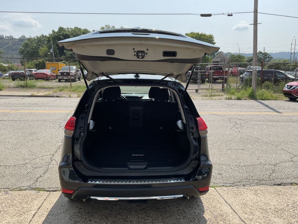 2017 Nissan Rogue Image 25