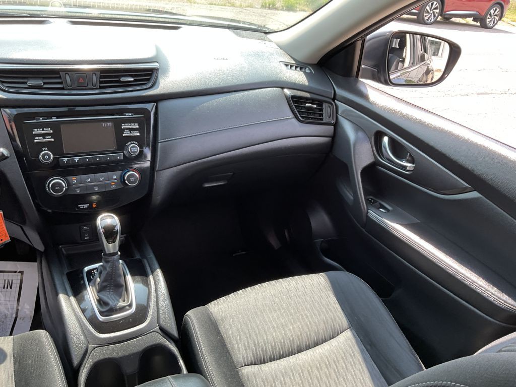 2017 Nissan Rogue Image 29