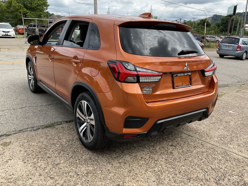 2023 Mitsubishi Outlander Image 7