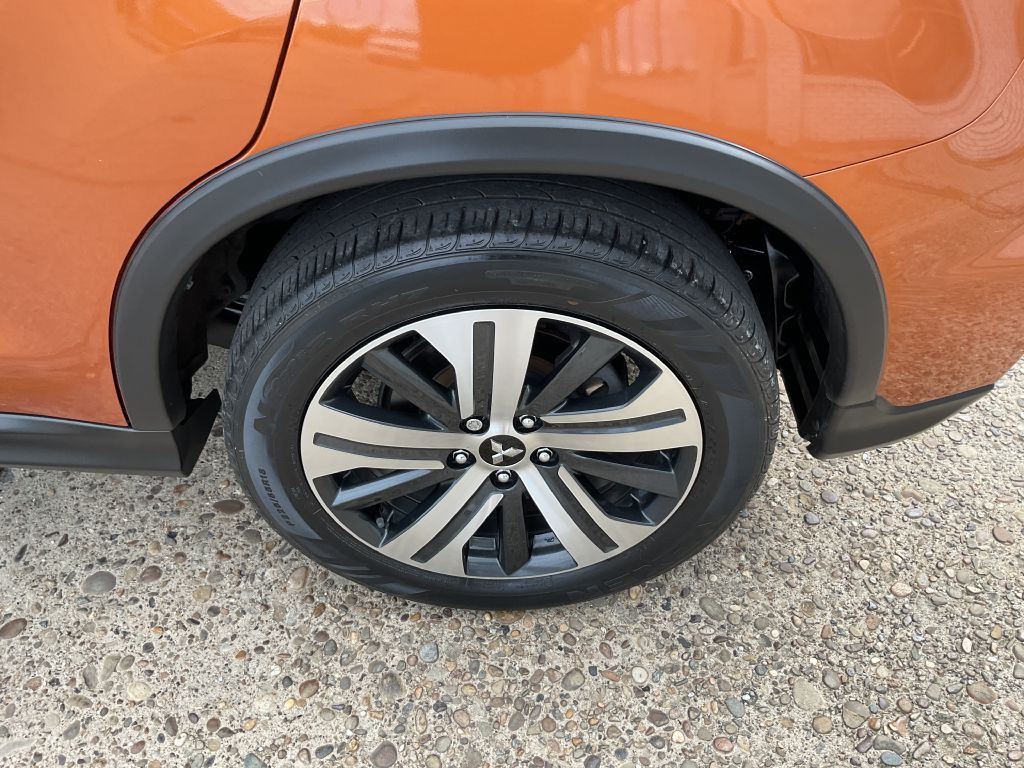 2023 Mitsubishi Outlander Image 10
