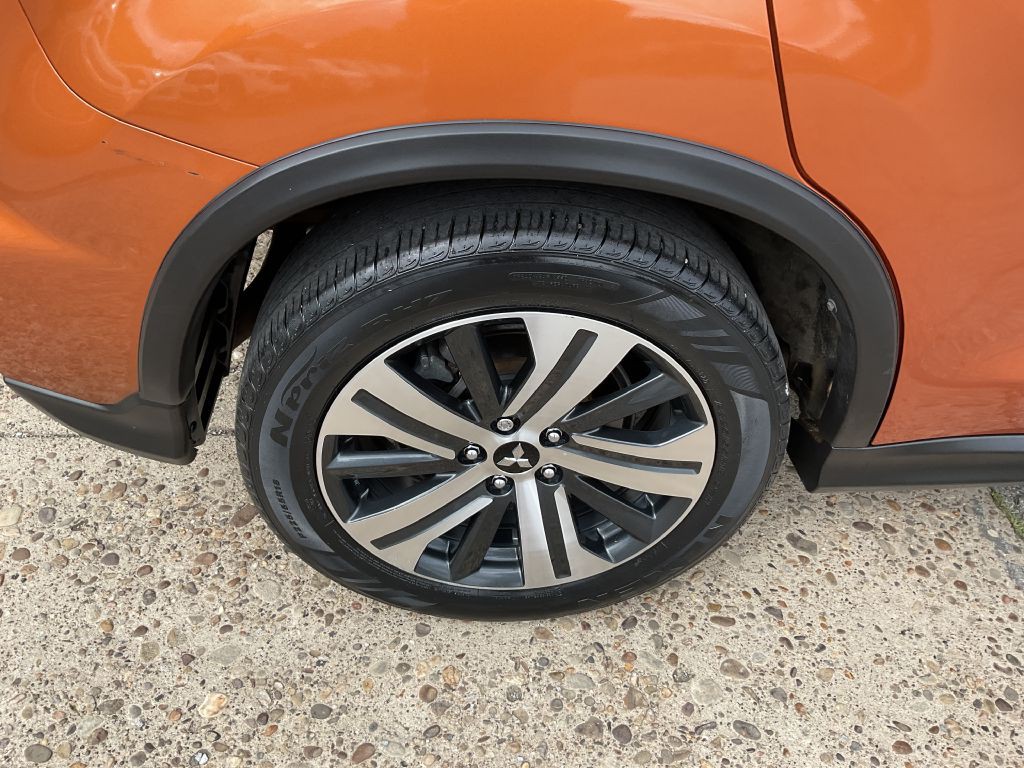 2023 Mitsubishi Outlander Image 12