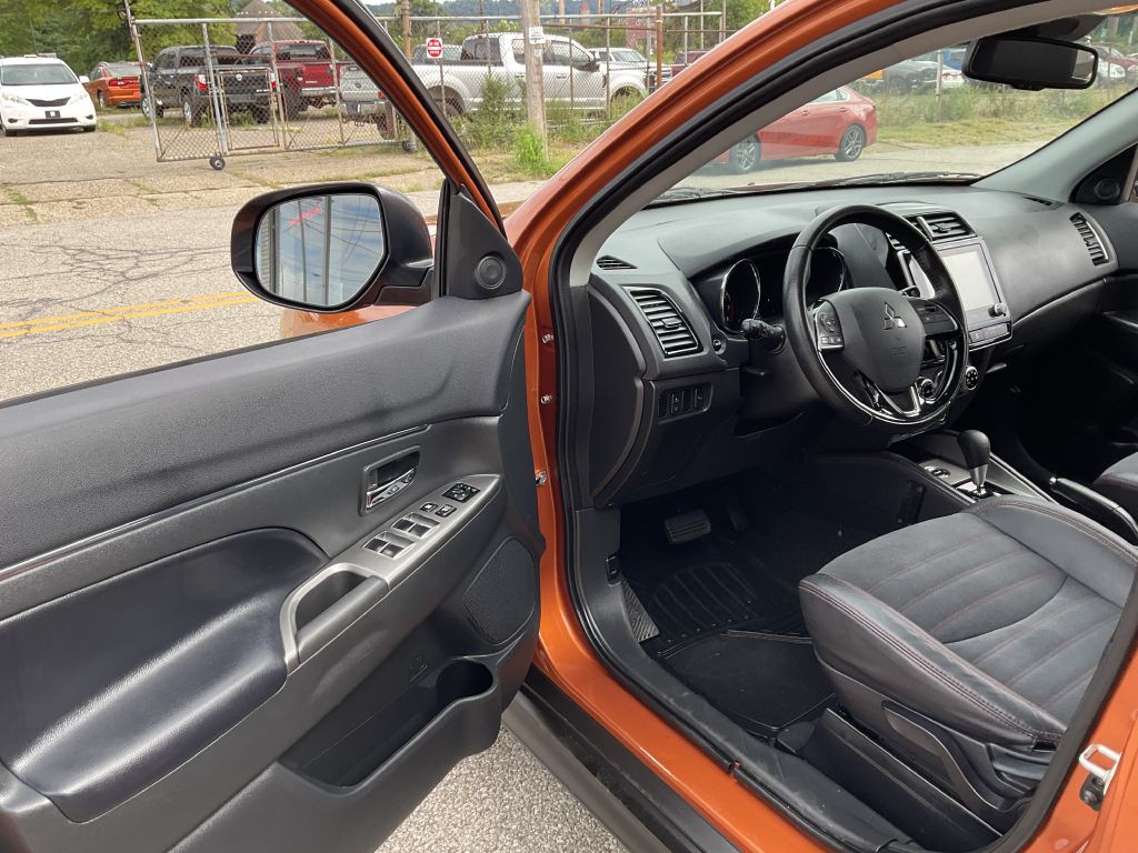 2023 Mitsubishi Outlander Image 15