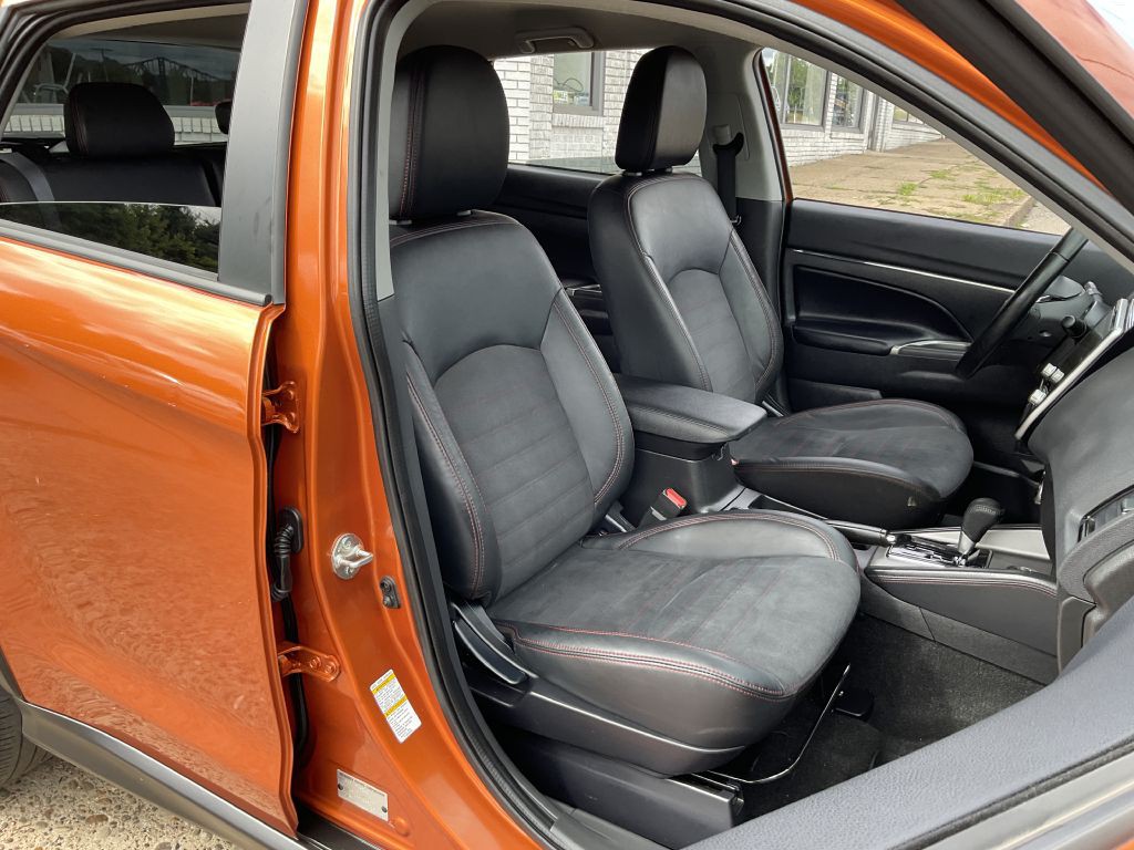 2023 Mitsubishi Outlander Image 17
