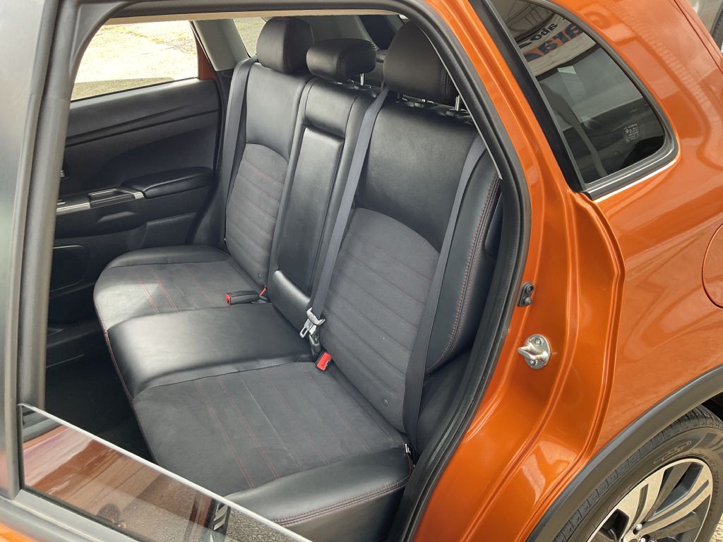 2023 Mitsubishi Outlander Image 20