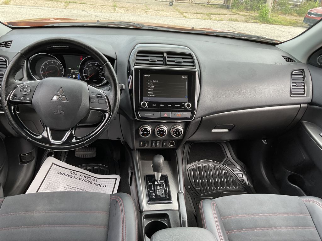 2023 Mitsubishi Outlander Image 27