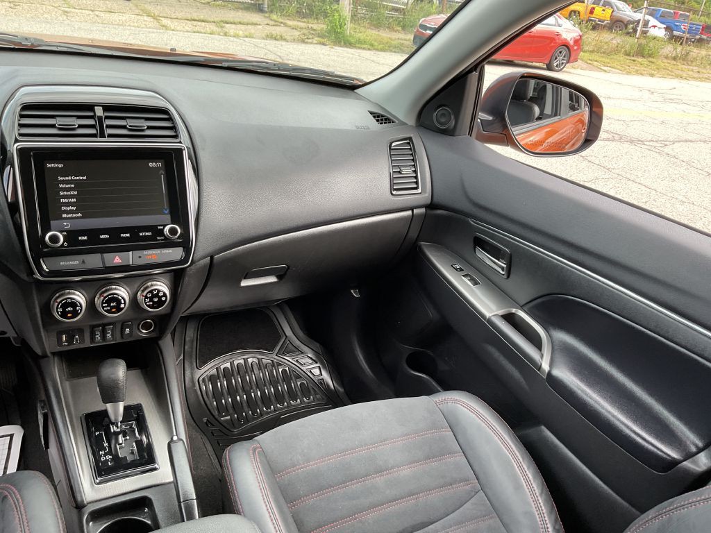 2023 Mitsubishi Outlander Image 28