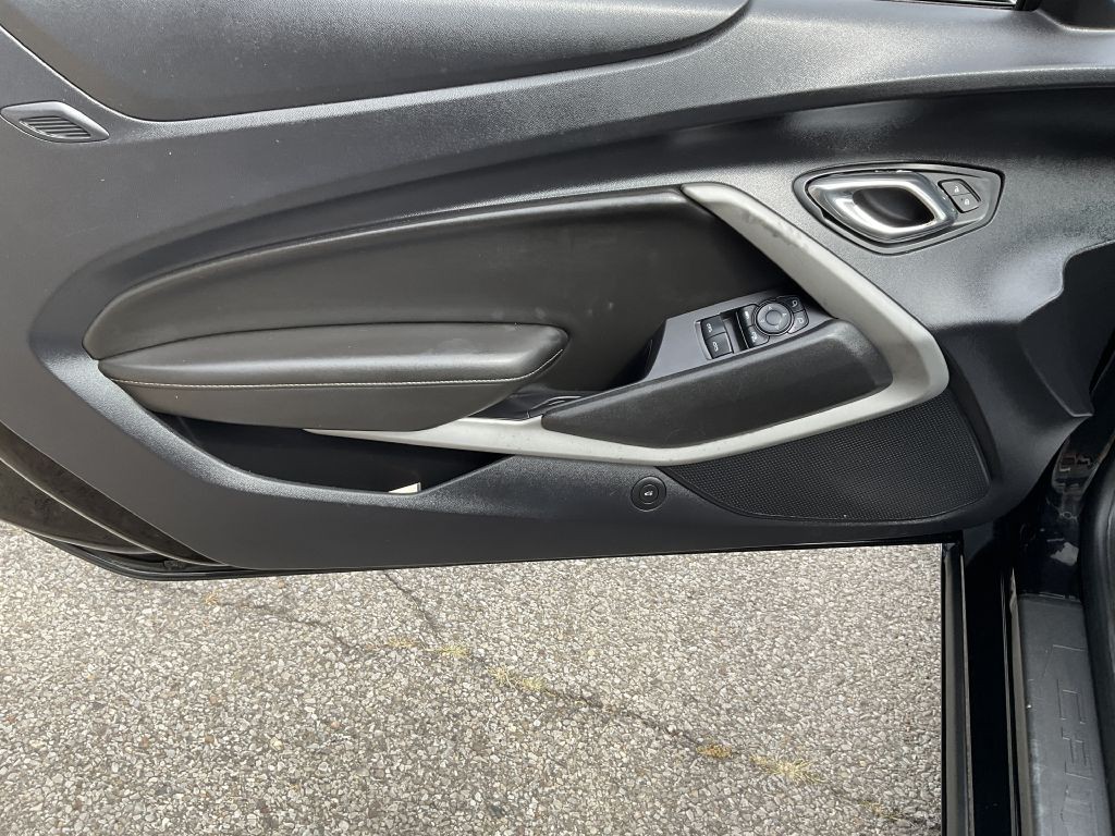 2016 Chevrolet Camaro Image 18
