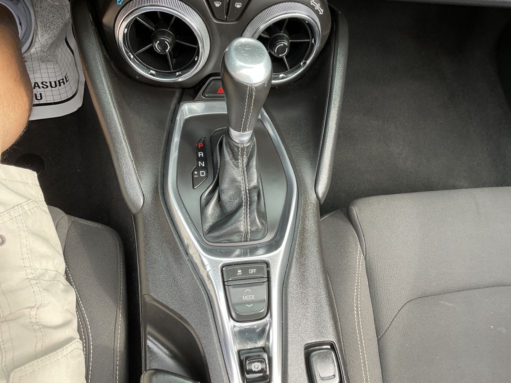 2016 Chevrolet Camaro Image 21