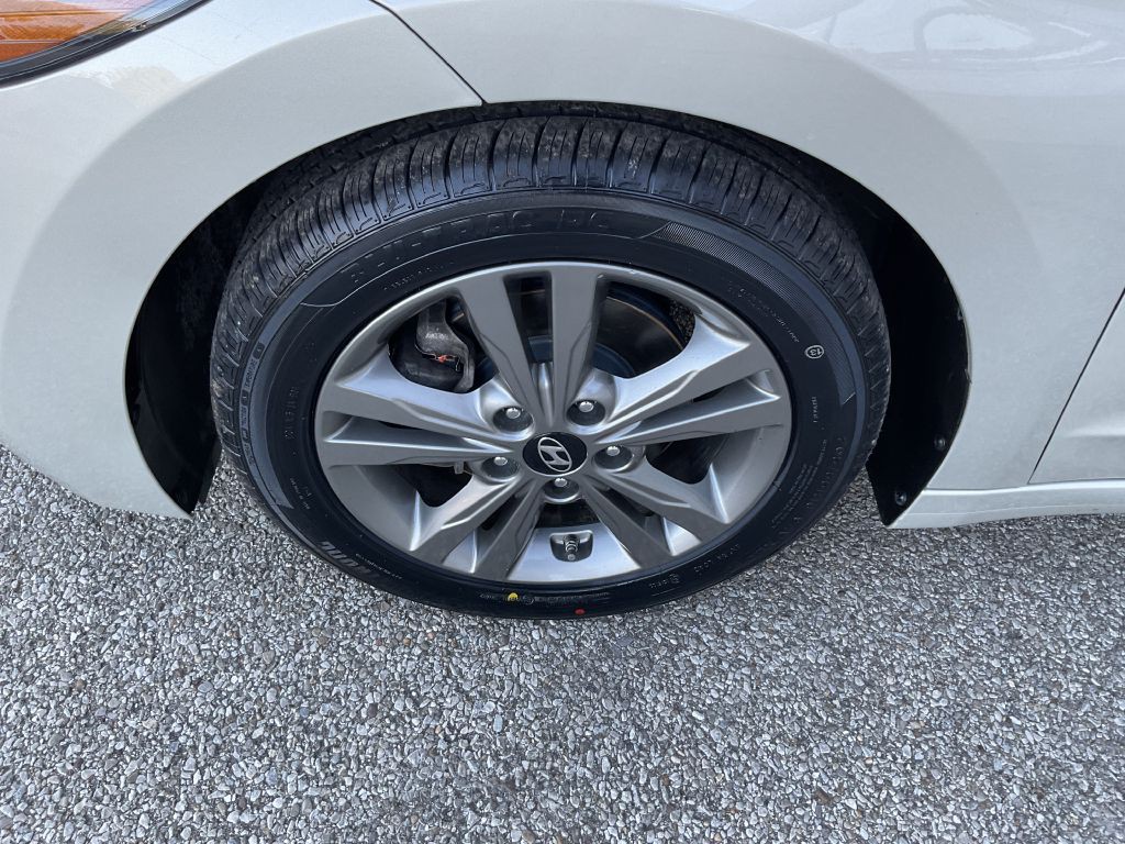2018 Hyundai Elantra Image 9