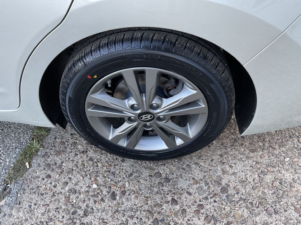 2018 Hyundai Elantra Image 10