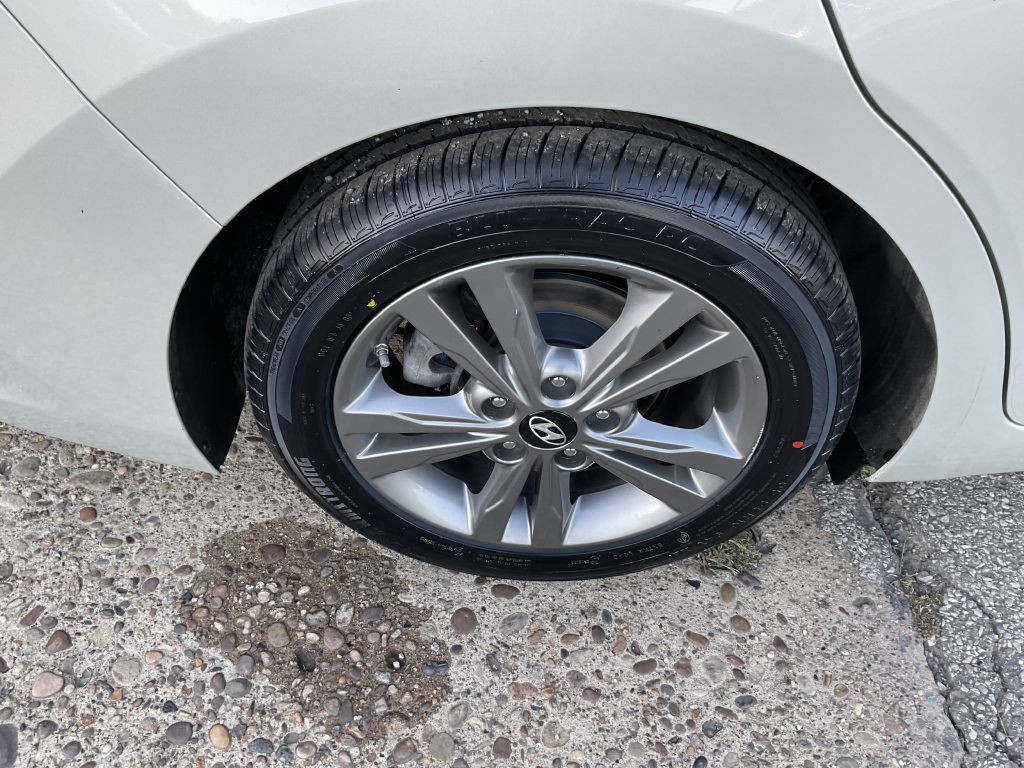 2018 Hyundai Elantra Image 12