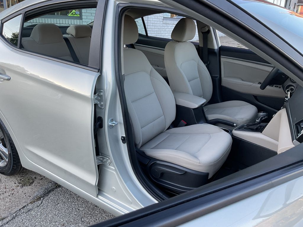 2018 Hyundai Elantra Image 17