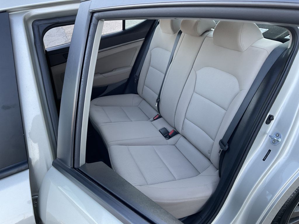 2018 Hyundai Elantra Image 20
