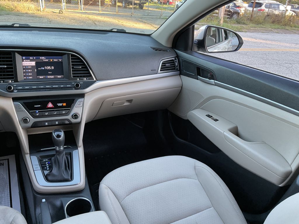 2018 Hyundai Elantra Image 29
