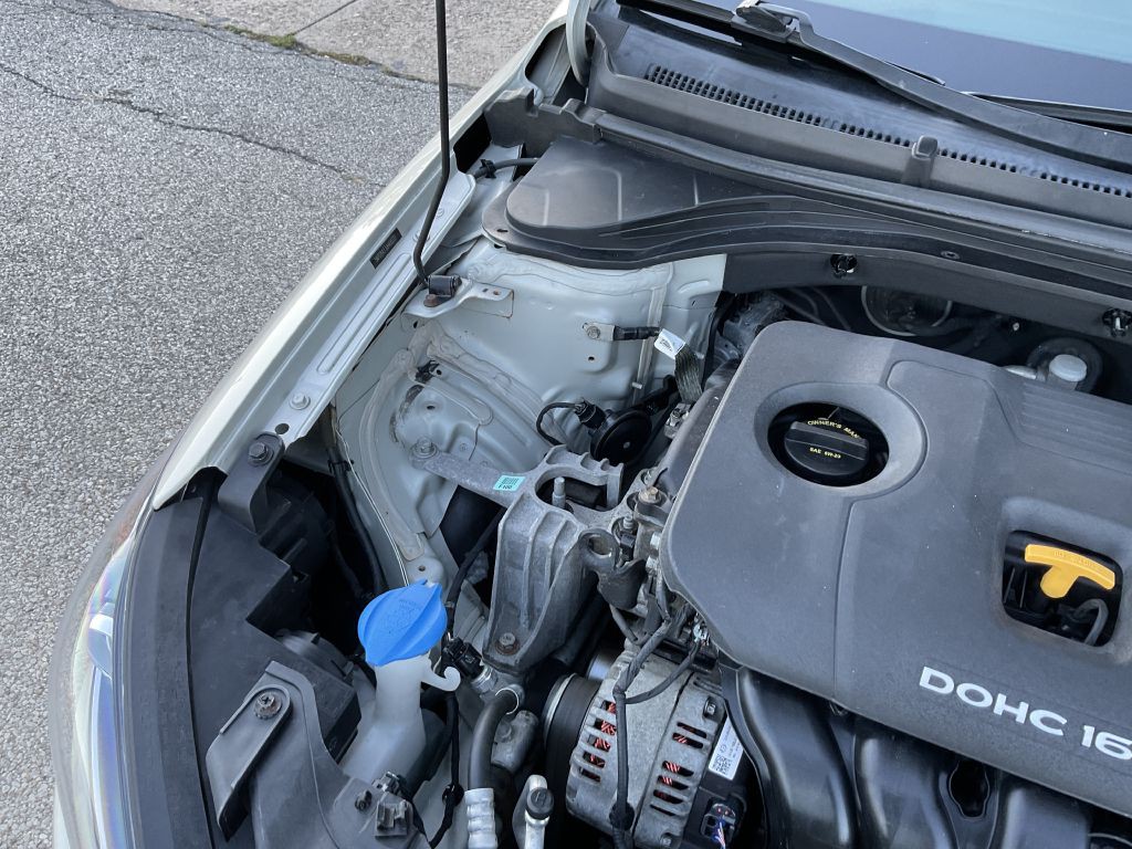 2018 Hyundai Elantra Image 37