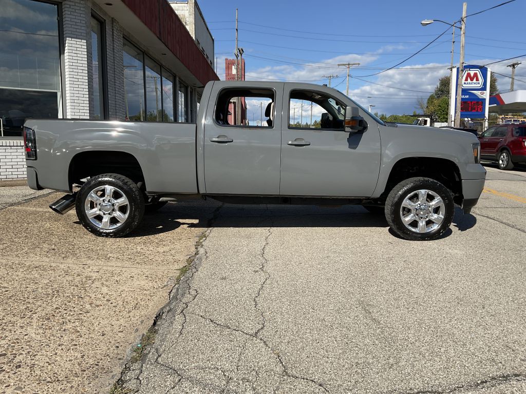 2013 GMC Sierra Image 2