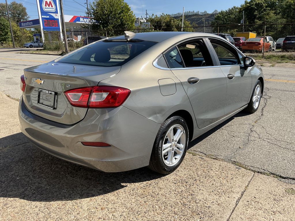 2018 Chevrolet Cruze Image 3