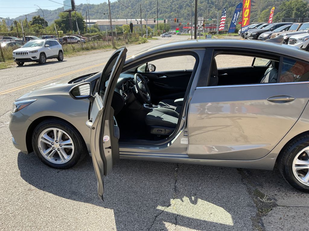 2018 Chevrolet Cruze Image 13