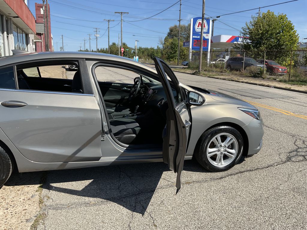 2018 Chevrolet Cruze Image 16