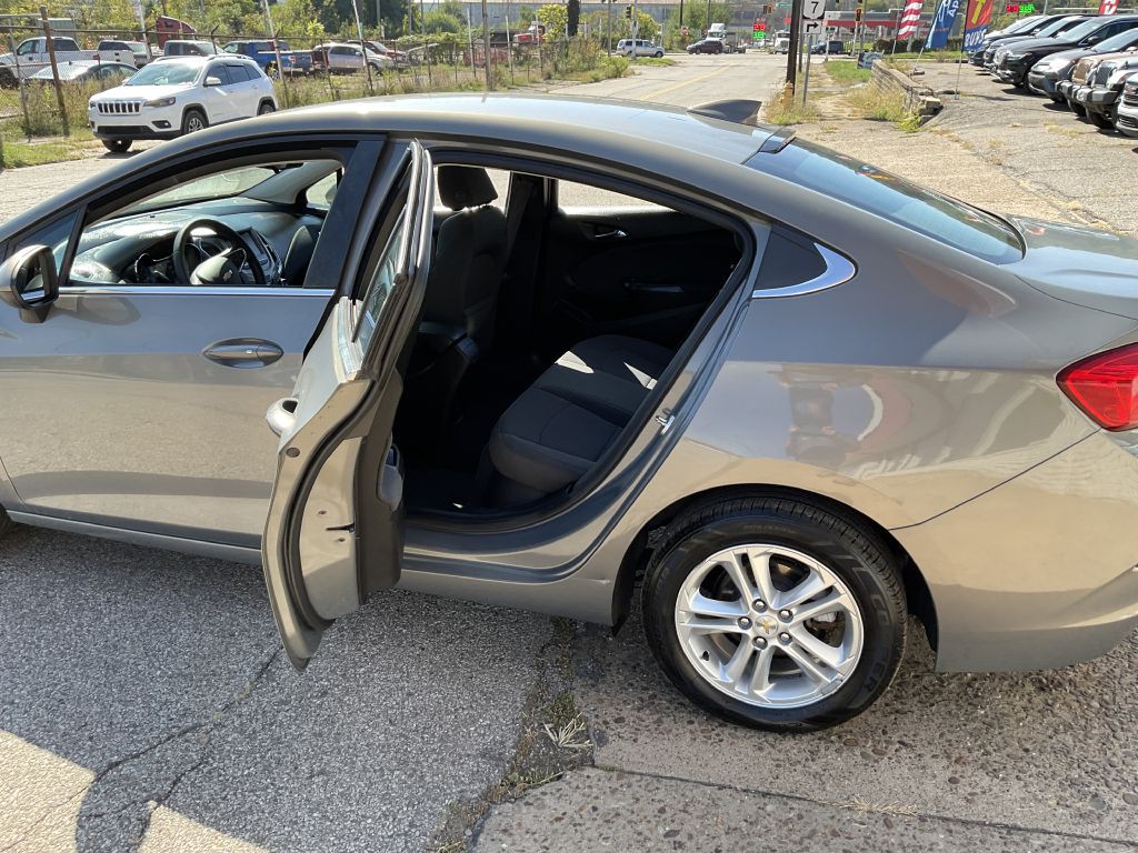 2018 Chevrolet Cruze Image 19