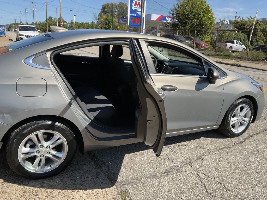 2018 Chevrolet Cruze Image 22