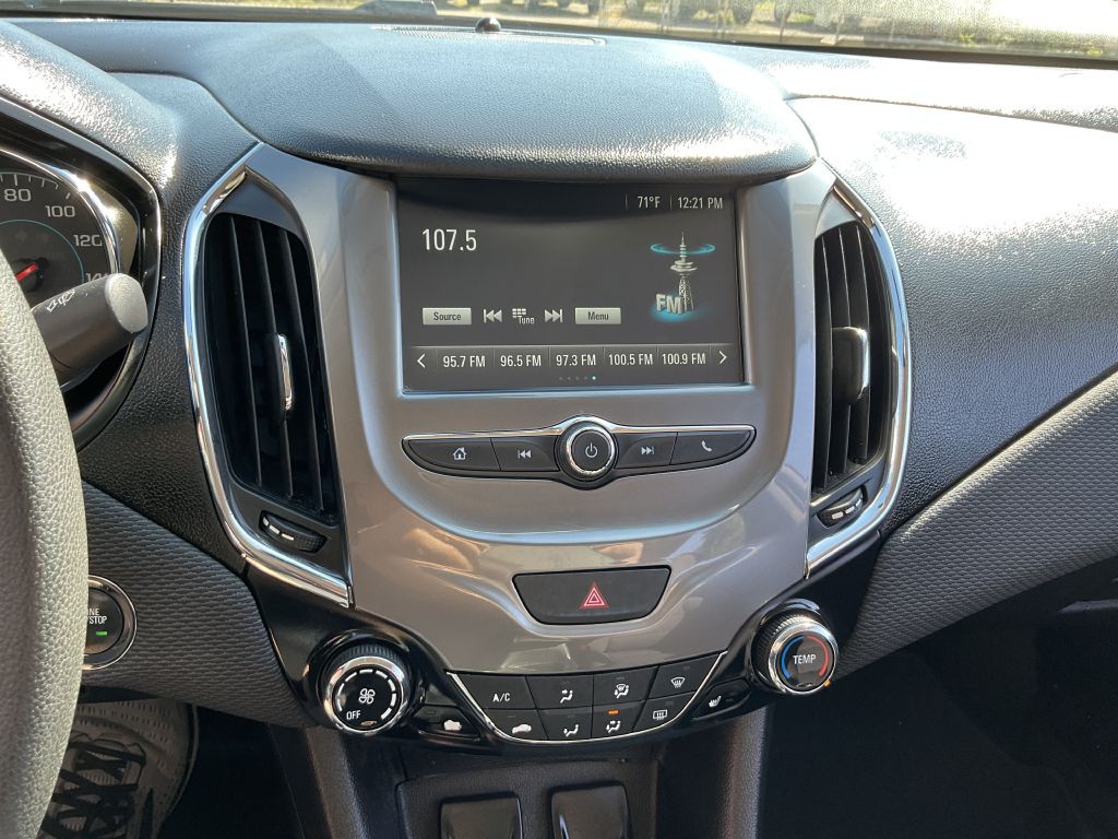 2018 Chevrolet Cruze Image 35