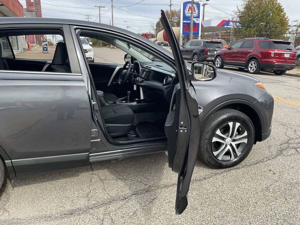 2018 Toyota Rav4 Image 16