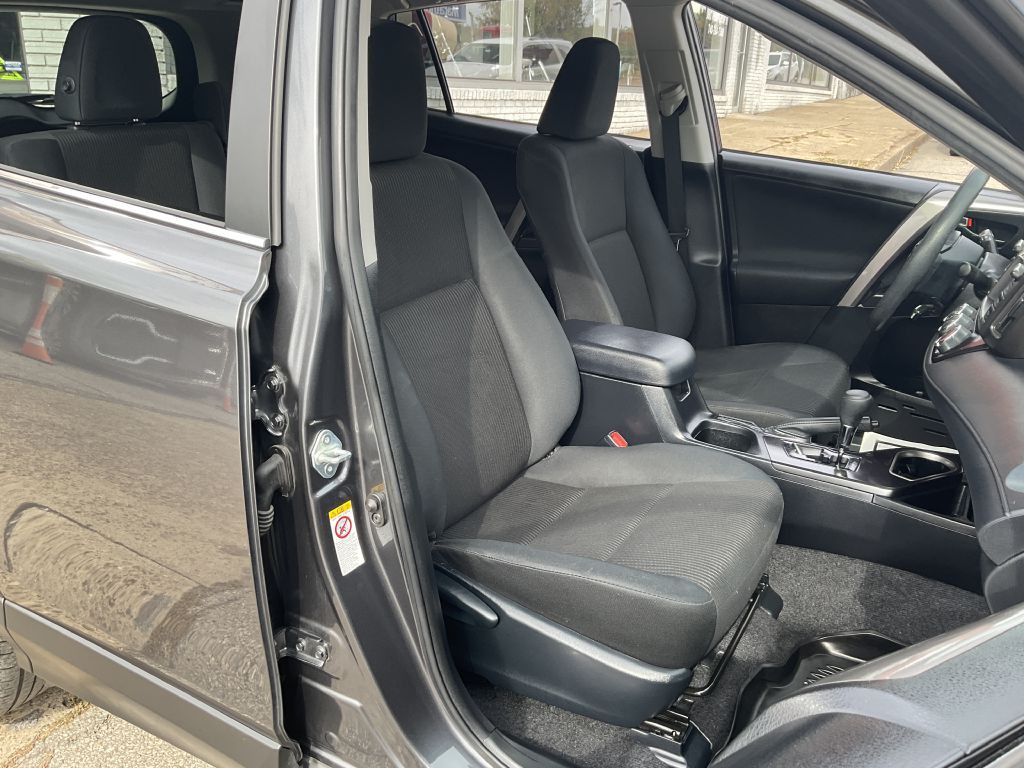 2018 Toyota Rav4 Image 17